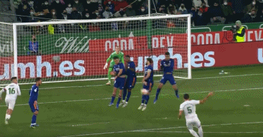 大谷翔平在 2025 赛季开幕战再次投打双修，向世界宣告“那个男人彻底回来了”